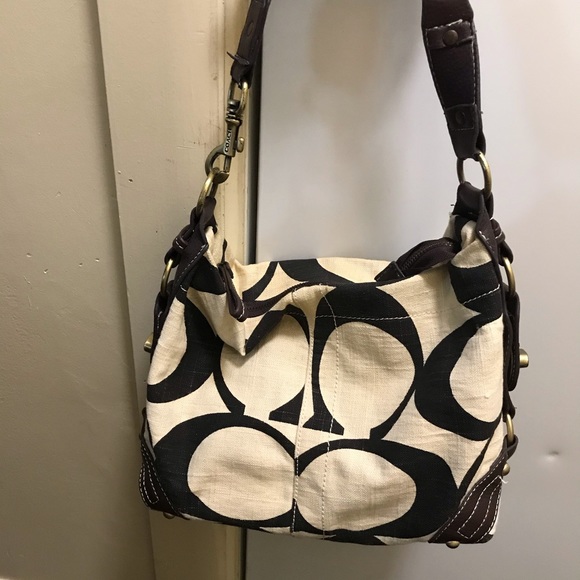 Purses - Picture 4 of 9